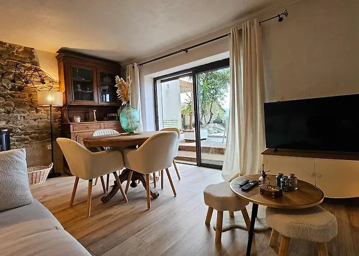 Maison De Famille